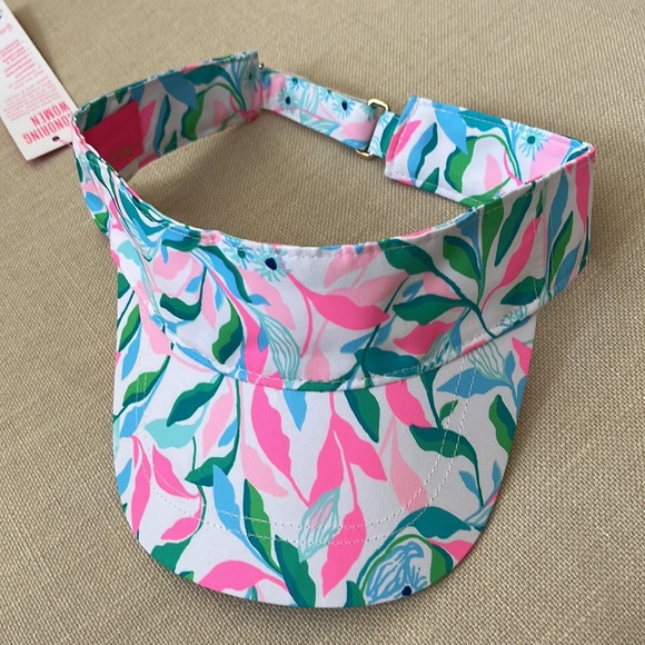 Lilly Pulitzer Adjustable Visor "It's a Match, Holding Court" - NWT - Picture 2 of 8